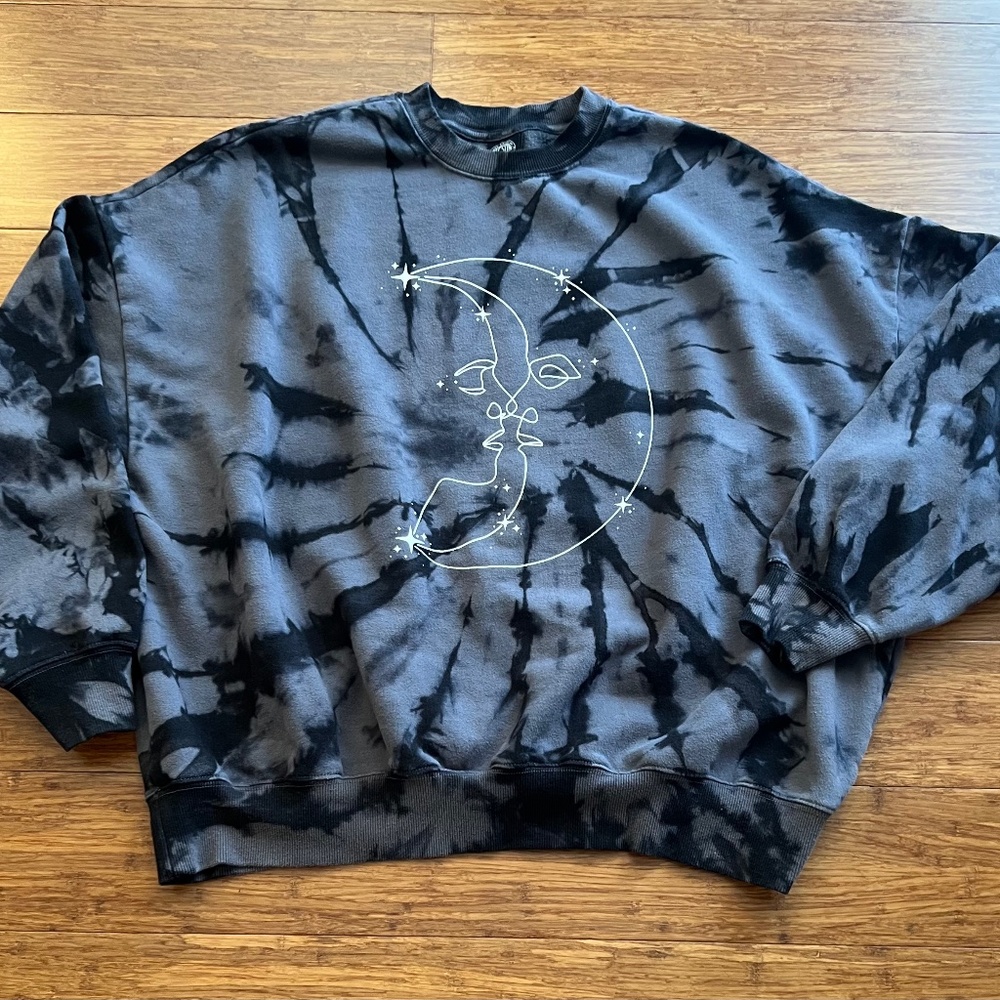 Pacsun women’s moon sweatshirt
